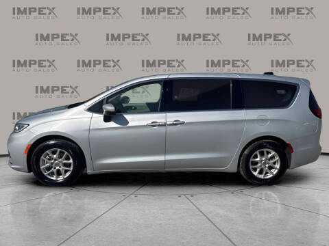 2023 Chrysler Pacifica Touring L