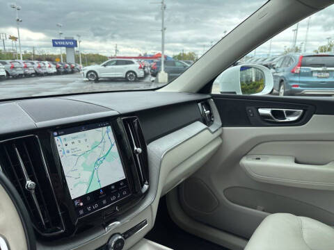 2023 Volvo XC60 B5 Plus Bright Theme