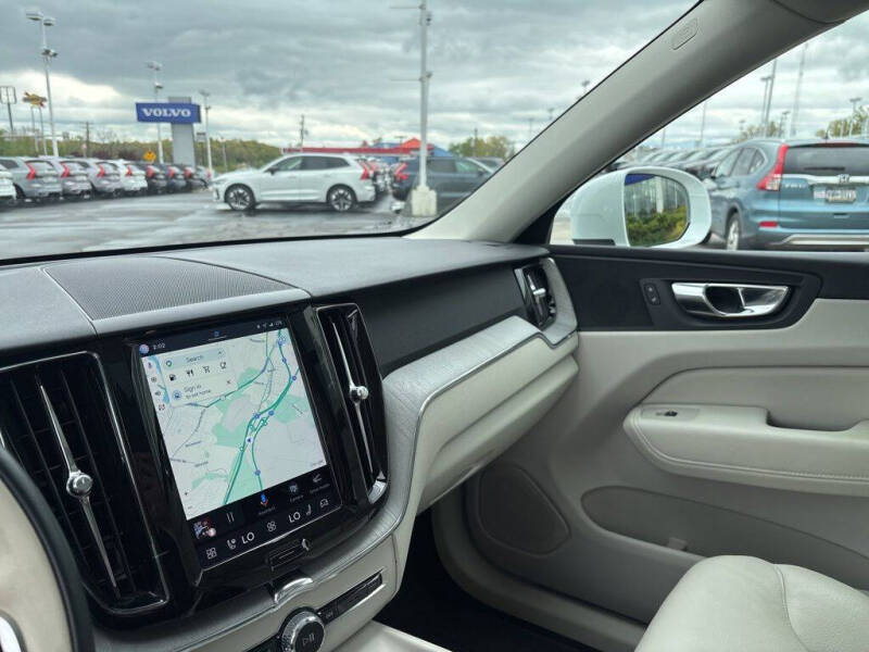 2023 Volvo XC60 B5 Plus Bright Theme