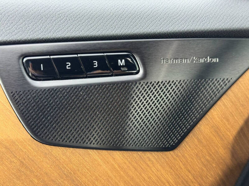 2024 Volvo XC90 Recharge T8 Plus Bright Theme 7P