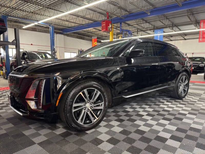 2024 Cadillac LYRIQ Luxury 1