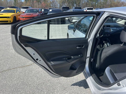 2025 Nissan Versa SV