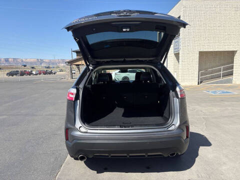 2023 Ford Edge Titanium