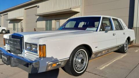 1989 Lincoln Town Car for sale at Pederson's Classics in Sioux Falls SD