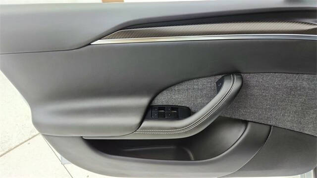 2023 Tesla Model S Plaid