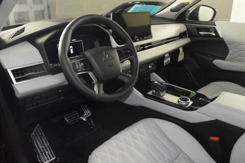 2025 Mitsubishi Outlander SEL Platinum Edition