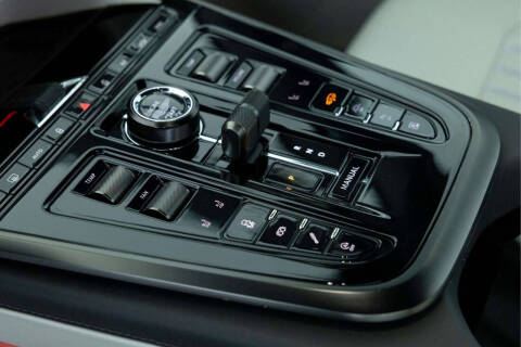 2025 Aston Martin DBX 707