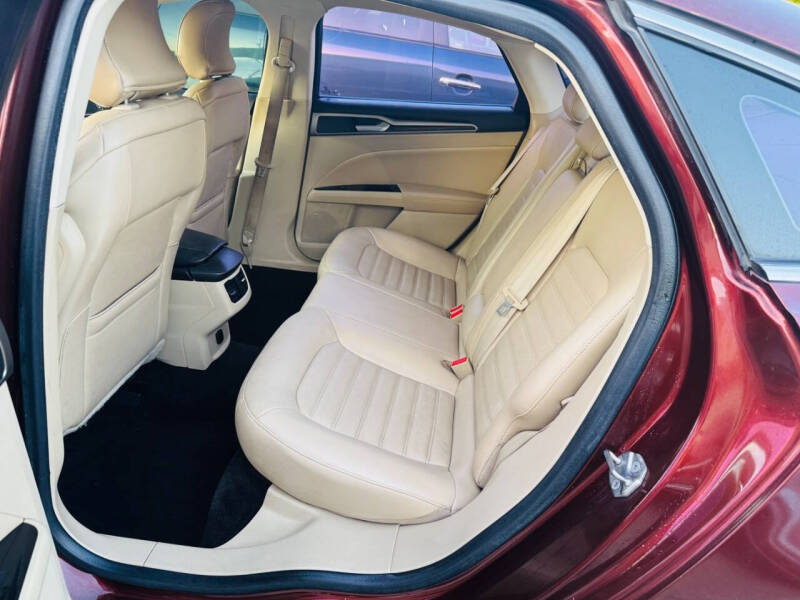 2015 Ford Fusion SE