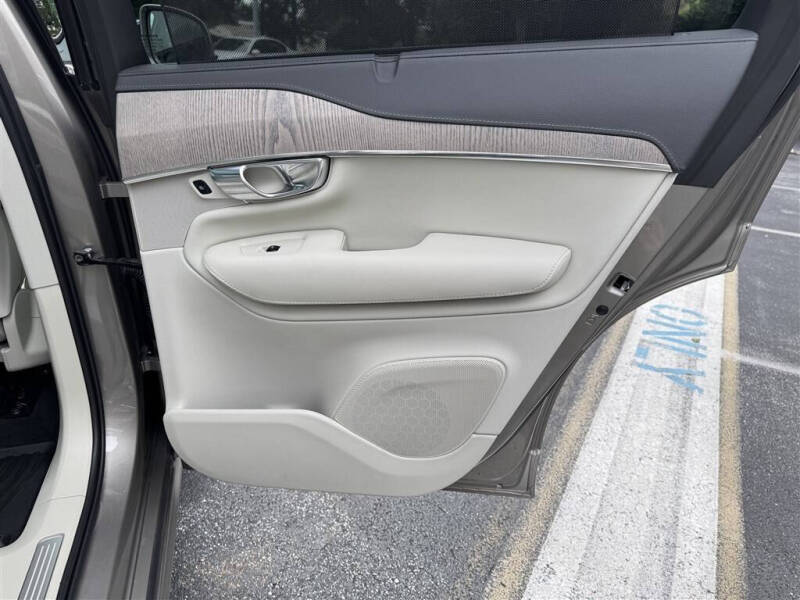 2022 Volvo XC90 T6 Inscription 7-Passenger