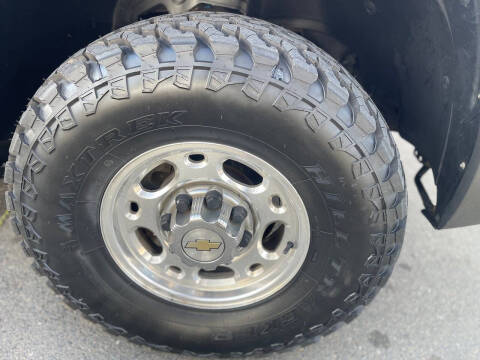 2005 Chevrolet Avalanche 2500 LS