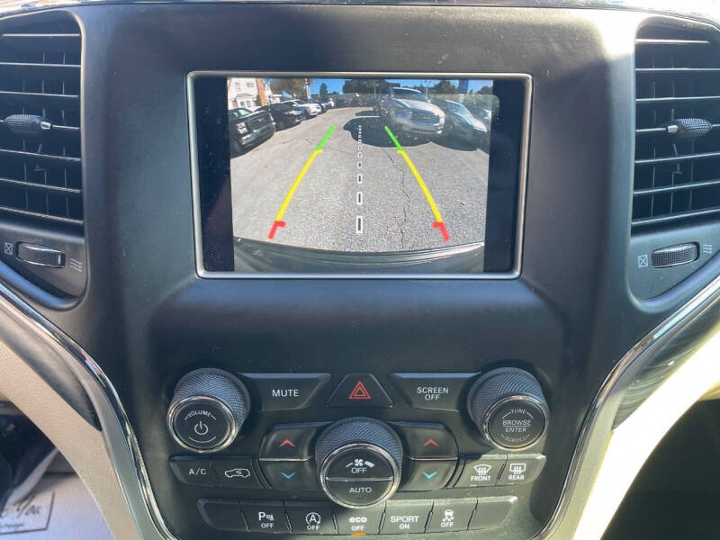 2019 Jeep Grand Cherokee Laredo