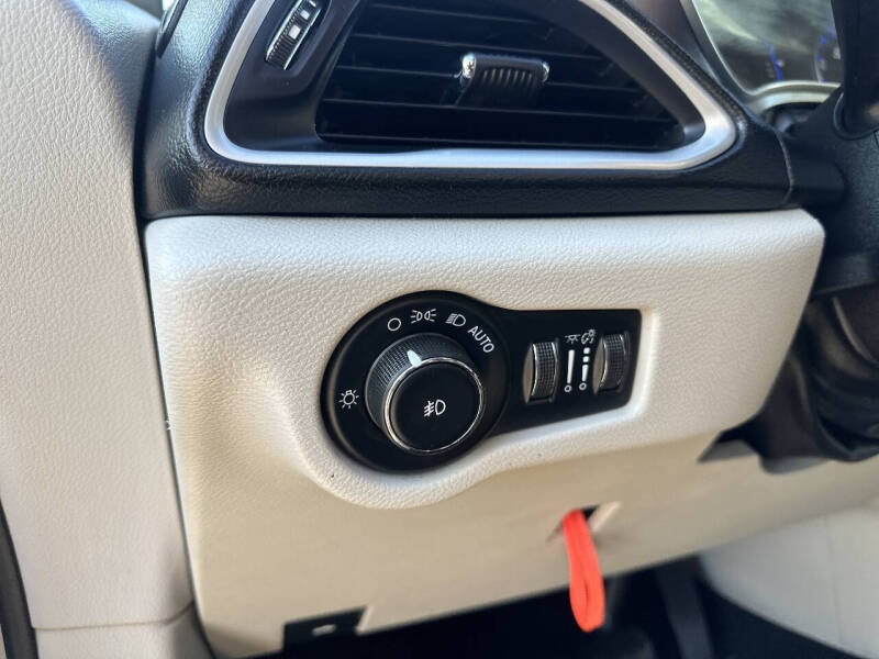 2017 Chrysler Pacifica Touring-L