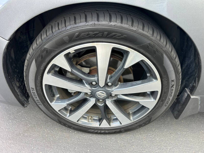 2017 Nissan Altima SR - Photo 22