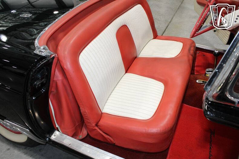 1956 Ford Thunderbird