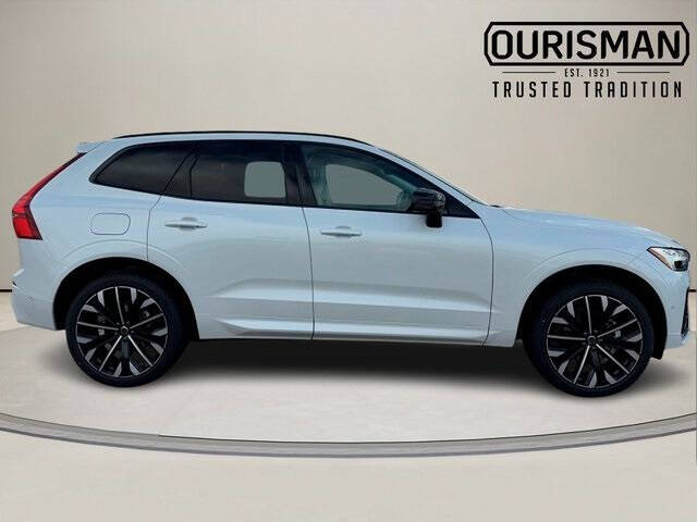 2026 Volvo XC60 B5 Ultra