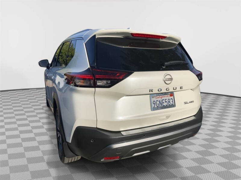 2023 Nissan Rogue SL