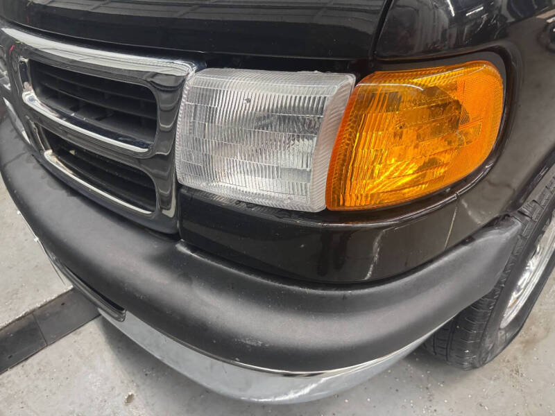 1999 Dodge Ram Van 1500