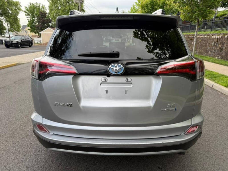 2017 Toyota RAV4 Hybrid SE