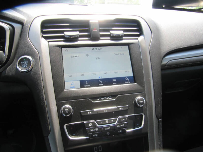 2020 Ford Fusion SE