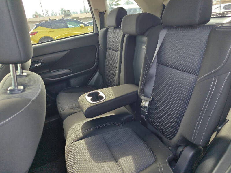 2020 Mitsubishi Outlander ES