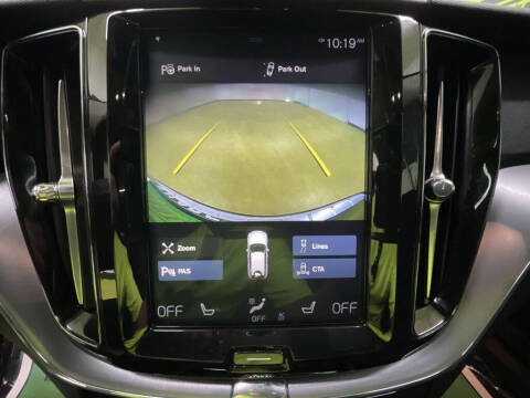 2019 Volvo XC60 T8 eAWD Momentum