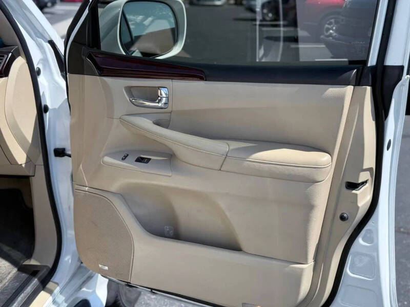 2011 Lexus LX 570