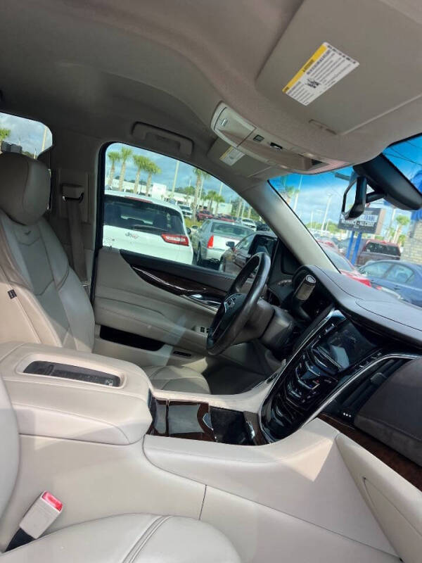 2017 Cadillac Escalade Standard