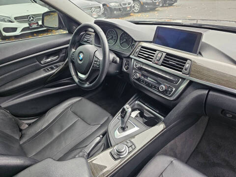 2012 BMW 3 Series 328i