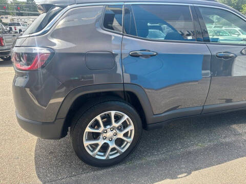 2024 Jeep Compass Latitude Lux