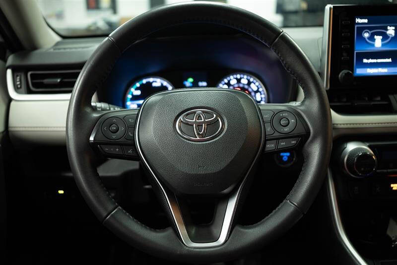 2020 Toyota RAV4 Hybrid XLE