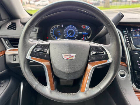 2017 Cadillac Escalade Luxury