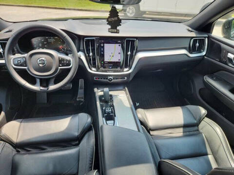 2022 Volvo S60 B5 R-Design