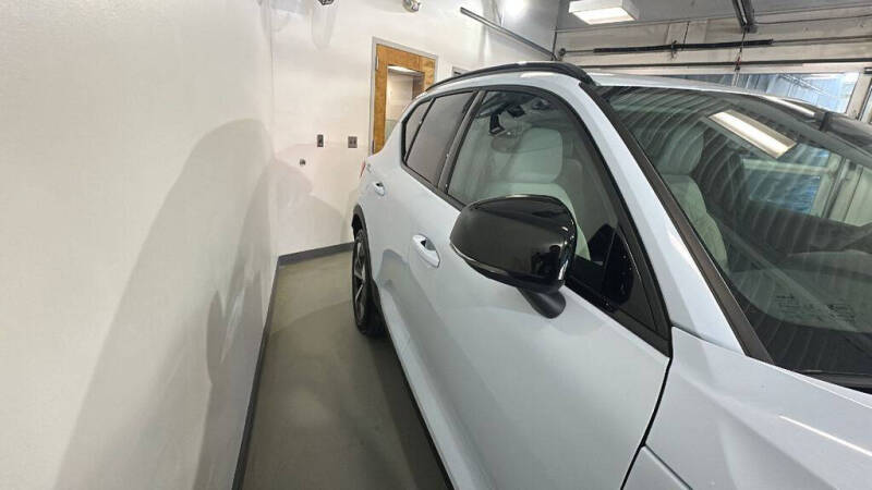2026 Volvo XC40 B5 Plus