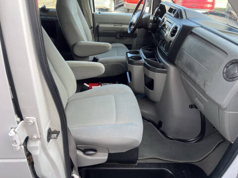 2009 Ford E-Series E-350 SD XLT