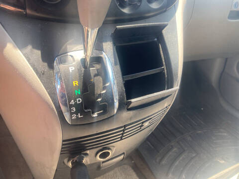 2004 Toyota Sienna LE 7 Passenger