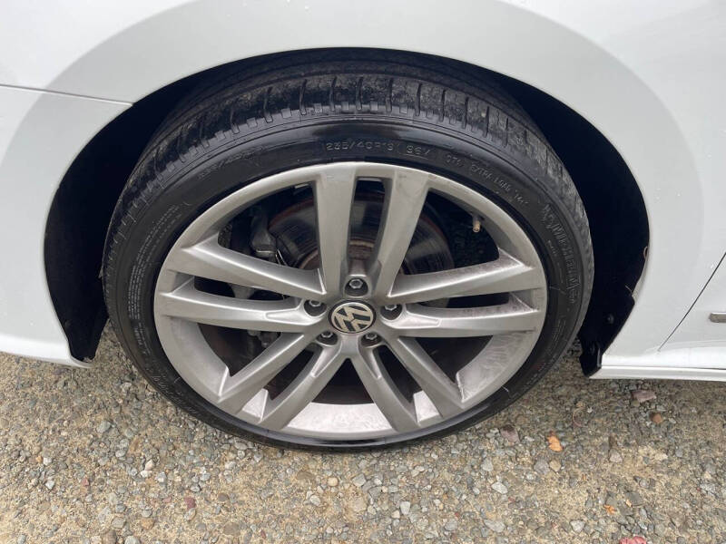 2017 Volkswagen Passat 1.8T R-Line