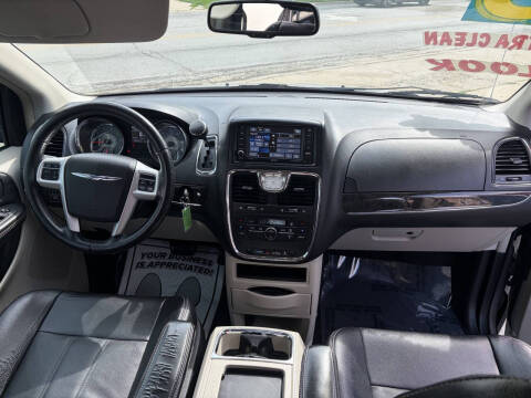 2015 Chrysler Town and Country Touring