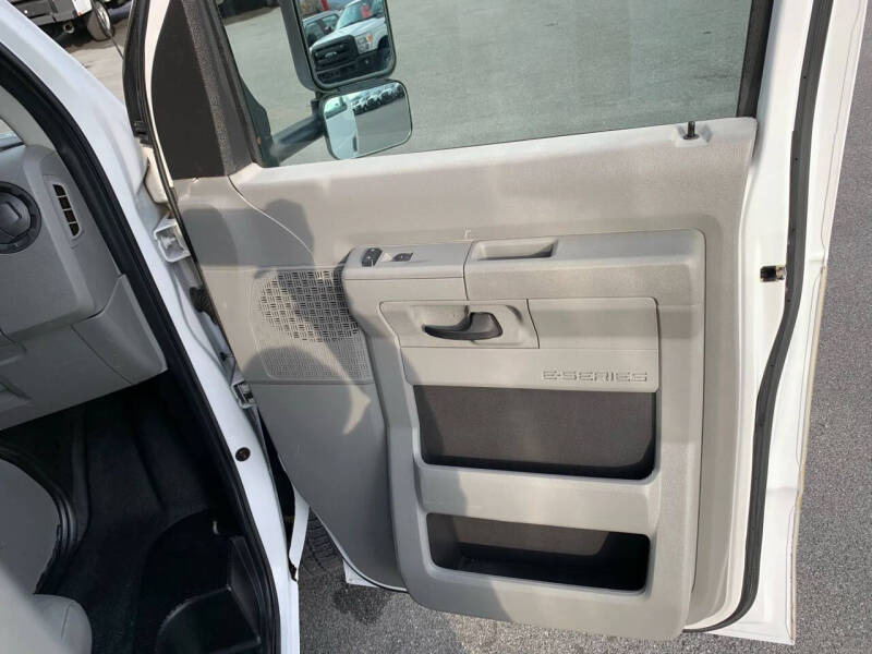 2013 Ford E-Series E-450 SD