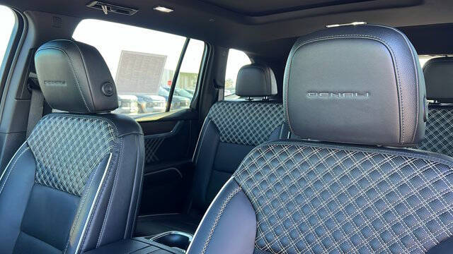 2024 GMC Acadia Denali