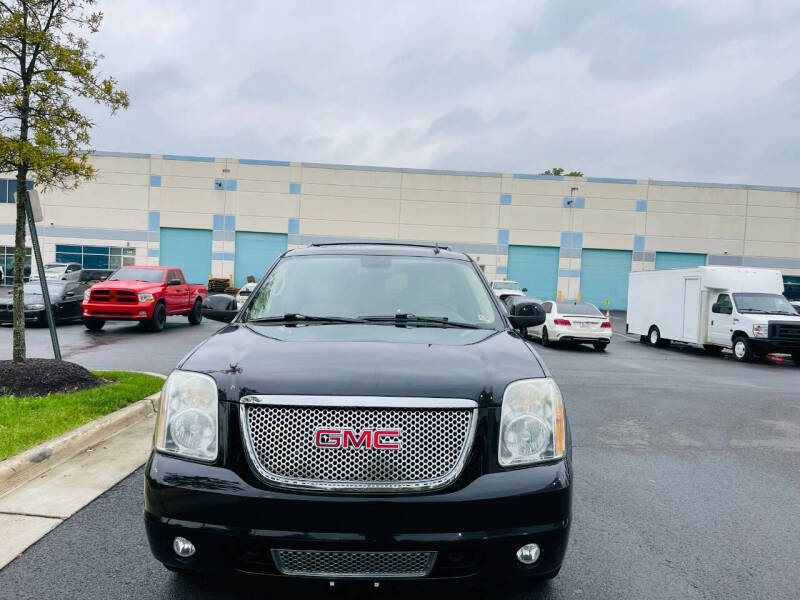 2010 GMC Yukon Denali photo 4