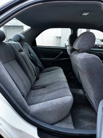 1999 Toyota Camry LE V6