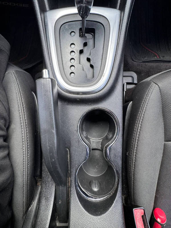 2012 Dodge Avenger SE