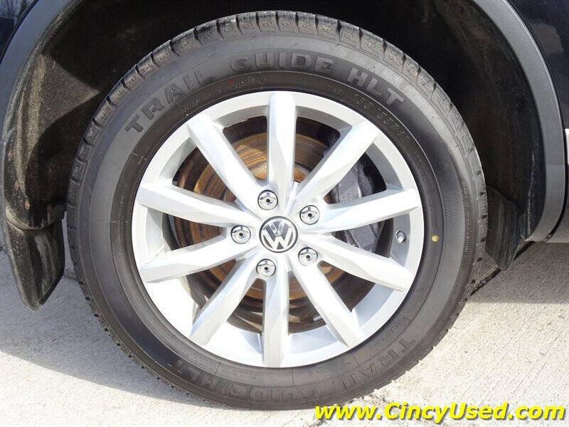 2016 Volkswagen Touareg VR6 Lux