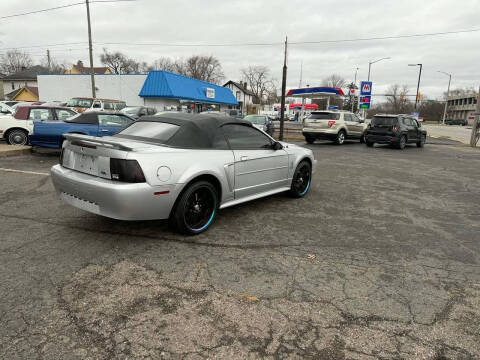 2003 Ford Mustang Deluxe