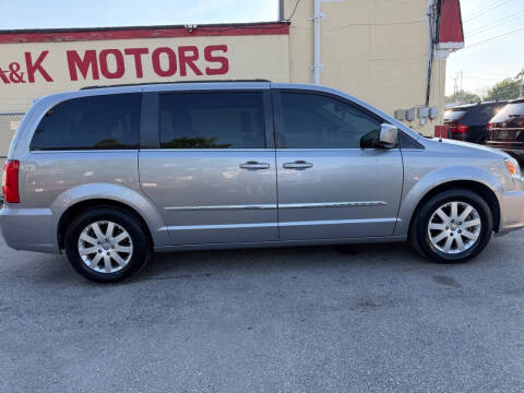 2016 Chrysler Town and Country Touring