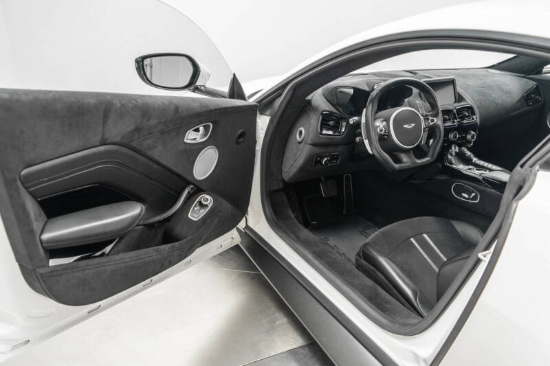 2020 Aston Martin Vantage