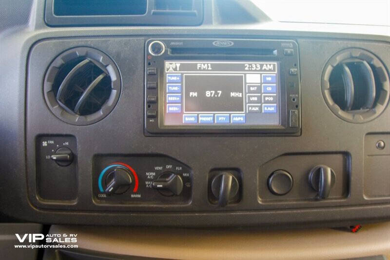 2013 Ford E-Series E-450 SD