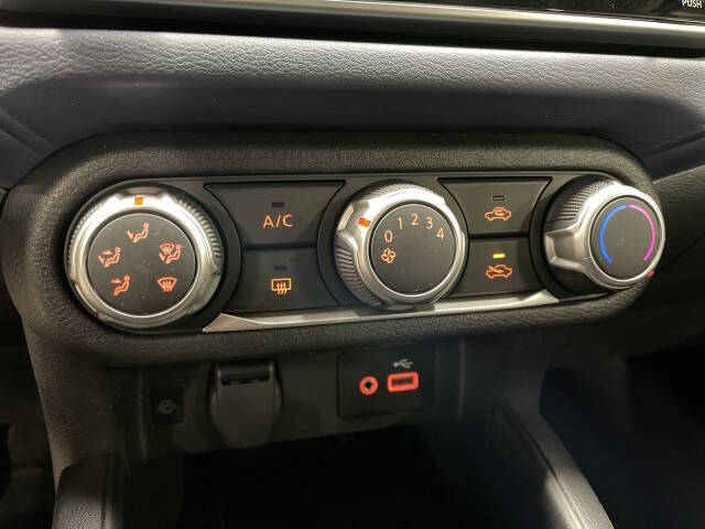 2023 Nissan Versa SV