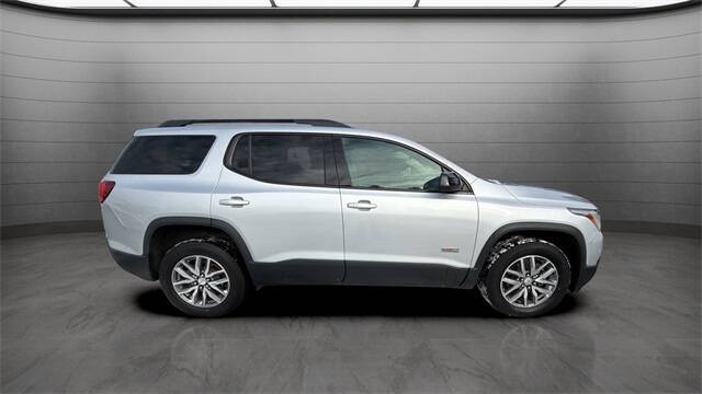 2017 GMC Acadia SLE-2