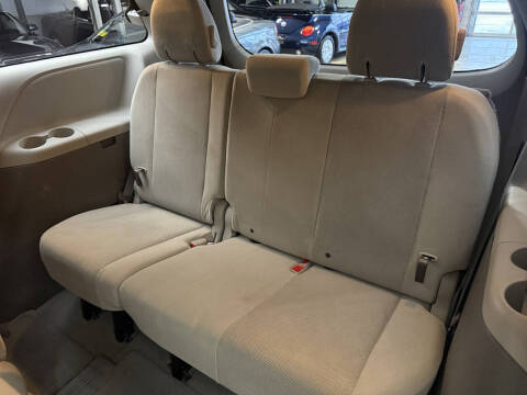 2011 Toyota Sienna Base 7-Passenger